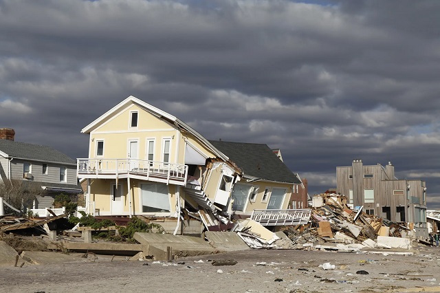 How ‘We Buy Houses’ Services Can Help Homeowners During Natural Disasters or Emergencies